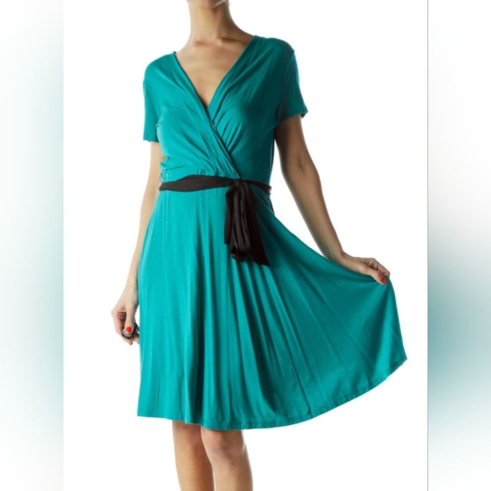 DKNY Faux wrap jersey knit dress size - no belt